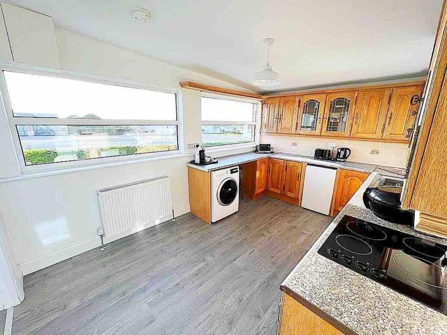Mcbride'S Bungalow, Chapel Road Dungloe 도니골 외부 사진