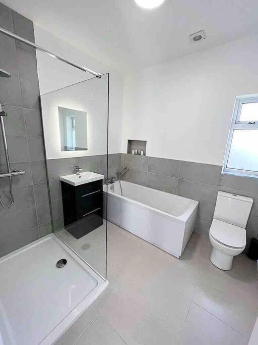 Mcbride'S Bungalow, Chapel Road Dungloe 도니골 외부 사진