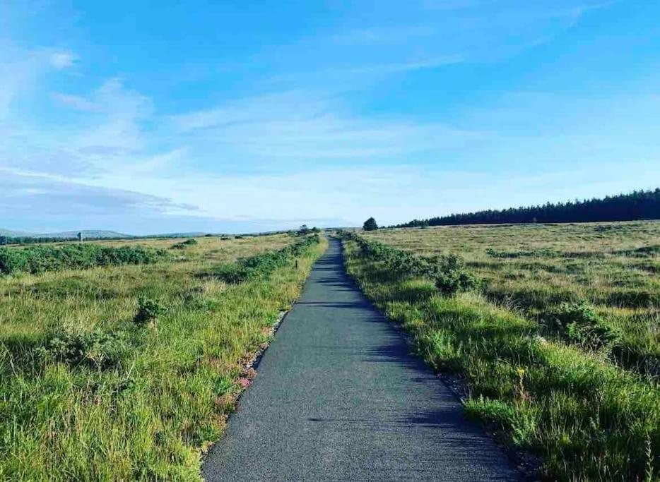 Mcbride'S Bungalow, Chapel Road Dungloe 도니골 외부 사진