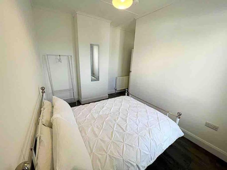 Mcbride'S Bungalow, Chapel Road Dungloe 도니골 외부 사진