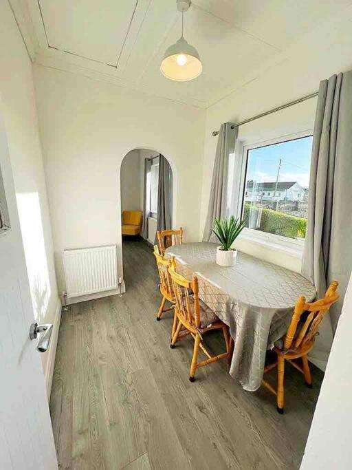 Mcbride'S Bungalow, Chapel Road Dungloe 도니골 외부 사진
